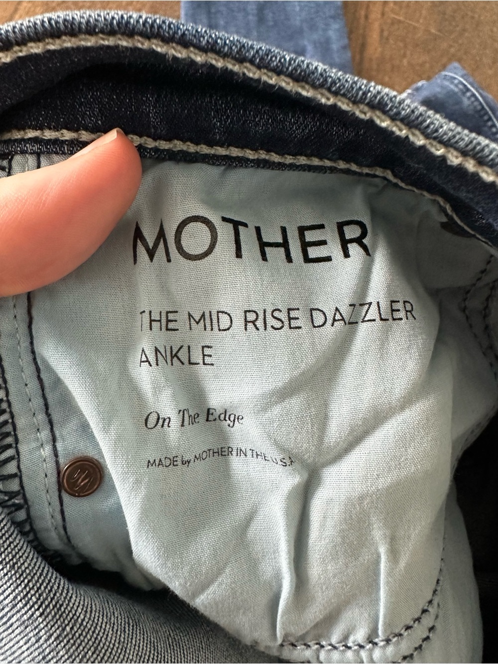 MOTHER The Mid Rise Dazzler Ankle Jeans On The Edge Wash Size 26 Stretch Denim - Picture 3 of 11